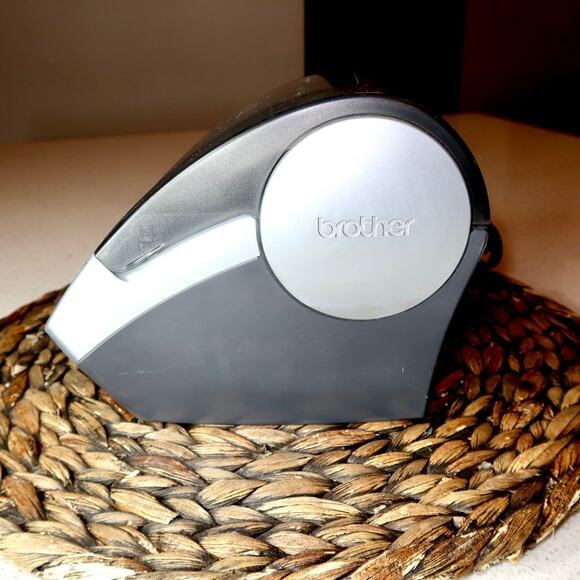 Brother P-touch QL-500 thermal label printer Ser. No. U61050-G4G111378 - Picture 4 of 6